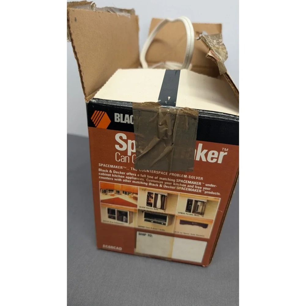 Black & Decker Spacemaker EC60CAD White Under Cabinet Can Opener Vintage New Box